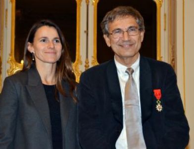 Orhan Pamuk'a Fransa'da 'Legion D'honneur' Nişanı
