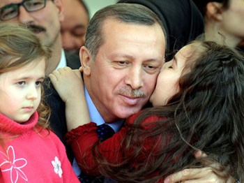 Başbakan Erdoğan: Üç Çocuk Doğurmazsak...