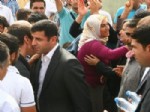BARıŞ VE DEMOKRASI PARTISI - Demirtaş Açlık Grevindeki Tutukluları Ziyaret Etti