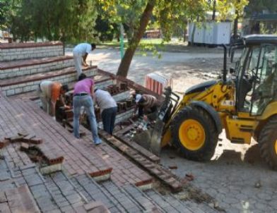 Kent Meydanı Çalışmaları Devam Ediyor