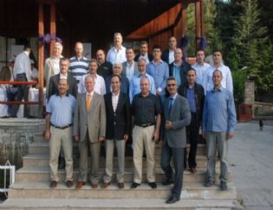 Uşak ve Gediz Organize Sanayi Bölgesi Yöneticileri Dostluk Yemeğinde Bir Araya Geldi