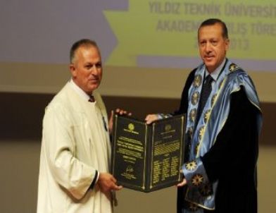 Başbakan Erdoğan: Öğrencilere İdeolojinin Deli Gömleği Giydirilmemeli