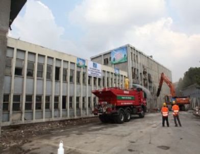 Sakarya’da Yıkım Başladı