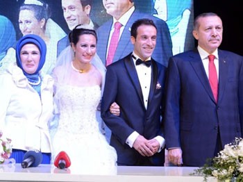 Erdoğan '3 çocuk' isteğini Alptekin çifti için de tekrarladı