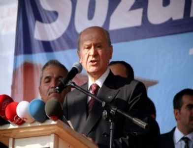 MHP Lideri Bahçeli: “Top Atana Gül Atmamız Akla ve Mantığa İhanettir”