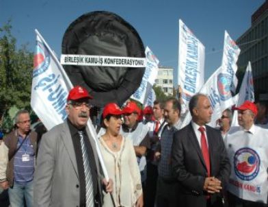 Birleşik Kamu-İş Konfederasyonu’ndan Tezkere Eylemi