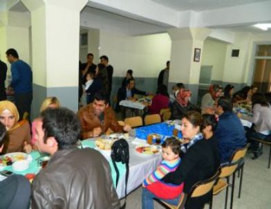 Posof Kaymakamı Şivgan, İlçedeki Öğretmenlerle Kahvaltıda Biraraya Geldi