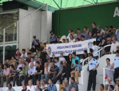 Kimsesiz Çocukların Maç Keyfi