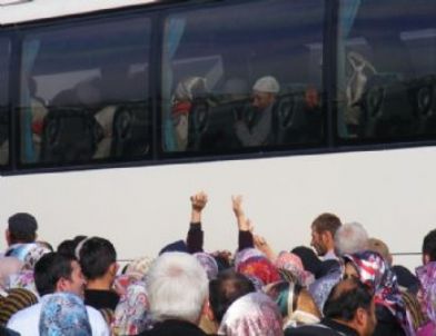 Hacılar Adayları Kutsal Topraklara Dualarla Uğurlandı