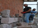 Küçükköy’ün Yeni Belediye Binası Sarımsak Taşıyla Kaplanıyor