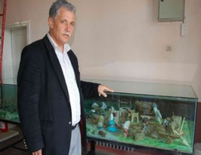 Geçmişin İzleri Belediye Girişindeki Dev Vitrinde Sergileniyor