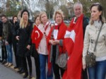 Vatandaşlar 6 Kilometrelik “ata’ya Saygı Zinciri” Oluşturdu
