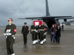 RECEP KıZıLCıK - Siirt’teki Helikopter Kazasında Şehit Olan Askerlerin Cenazeleri Askeri Uçakla Trabzon’a Getirildi