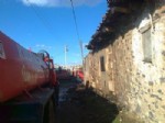 Ayazören Köyü'nde 2 Ev Tamamen Yandı