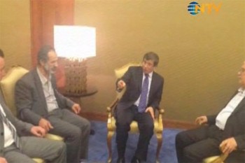 Davutoğlu muhaliflerin yeni liderini tebrik etti