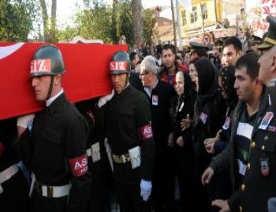 Manisalı Şehit Yüzbaşı Çetin'i On Binler Uğurladı