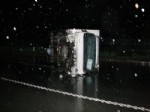 Sağanak Yağışda Kontrolün Kaybeden Araç 20 Metre Sürüklendi