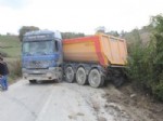 Dorsesi Arızalanan Tır Ters Döndü