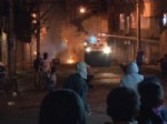 Göstericiler Polise Ses Bombaları İle Saldırdı