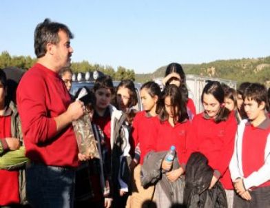 Uşak’taki Göletlerde Balıklandırma Çalışmaları