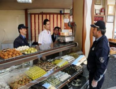 10 Ayda 37 Bin İşyeri Denetleyen Şehitkamil Zabıtası 43,6 Bin Tl Ceza Kesti