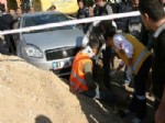 ULUBATLı HASAN - Esrar Yüklü Otomobil Polisten Kaçtı, İşçilere Çarptı: 3 Yaralı