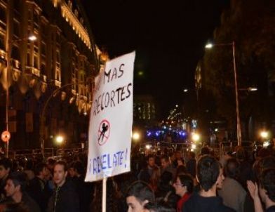 İspanya Başbakanı Rajoy: Kemer Sıkmaktan Başka Alternatif Yok