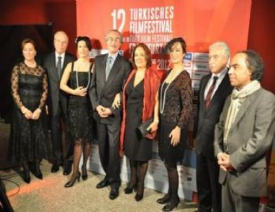 Aldırmaz Almanya’da 'Onur Konuğu'