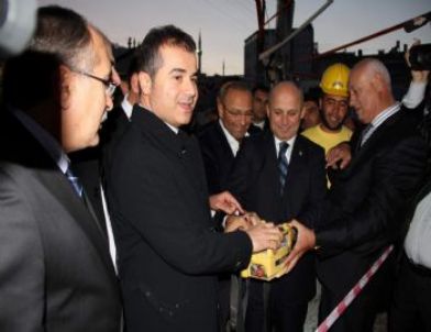 Gençlik ve Spor Bakanı Kılıç, Nevşehir’de Kapalı Yüzme Havuzu Temeli Attı