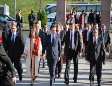 Bakan Kılıç Nevşehir Üniversitesi Akademik Açılış Yılı Törenine Katıldı