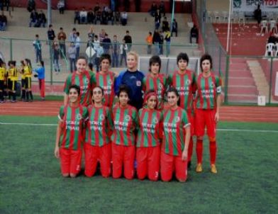 Kızıltepe Belediyespor Kadın Futbol Takımı Rakibini Gole Boğdu: 21-0