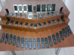 USB - Kocaeli'de 899 Adet Kaçak Cep Telefonu Ele Geçirildi