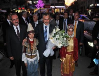 Başbakan’dan Bakan Eroğlu’na “darağacı” Espirisi