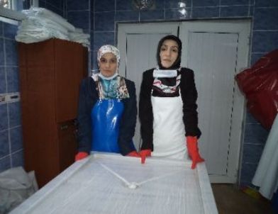 'gassalız' Dediğimizde İrkilip Zıplayan Da Var, Otobüste Yanımızdan Kaçan Da