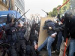 İtalya’da Öğrenciler Polisle Çatıştı