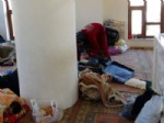 Suriyeli Bazı Sığınmacılar Ailece Camilerde Kalıyor