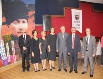 Atatürkçü Düşünce Derneği’nden Gecikmeli ‘cumhuriyet Yemeği’