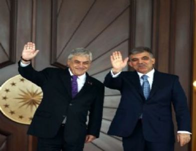 Cumhurbaşkanı Gül'den, Şili Cumhurbaşkanı'na Palto Nezaketi