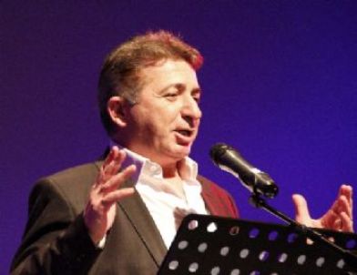 Kitap Tanıtımında Şairden Kardeşlik Manifestosu