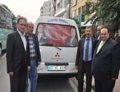 Milletvekili Özdağ, Manav Hakan’ı Tebrik Etti