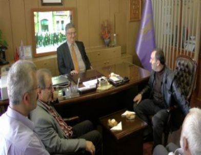 Akçakoca Kaymakamı Pekmez, Esnaflar Odasını Ziyaret Etti