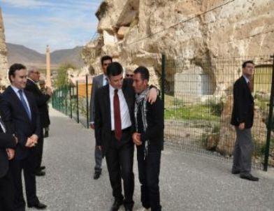 Vali Arslan Hasankeyf’i Ziyaret Etti