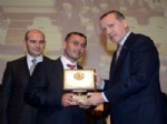 İL BAŞKANLARI TOPLANTISI - Başbakan'dan Siyaset Akademisi Birincilerine Ödül