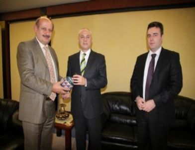 Gürcistan'ın Trabzon Başkonsolosu Kalandze’den Rize Belediyesi'ne Ziyaret