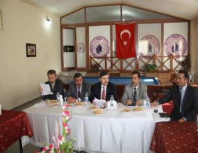 İlçe Milli Eğitim Müdürleri Tutak'ta Toplandı