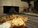 SIIRT BELEDIYESI - Siirt'te Fırıncıların Ekmek Zammı
