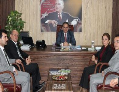 Vali Tapsız Kurumları Geziyor