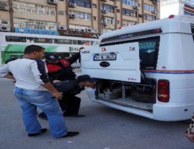 Adana'da Dolmuşlar Adeta Silah Deposu Gibi