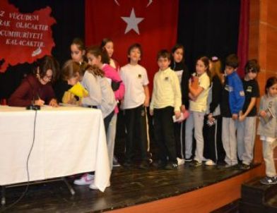 Avrupa Koleji'nde Kitap Buluşması