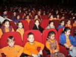 ÇOCUK HAKLARı GÜNÜ - Çocuk Hakları Günü'nde Çocuklara Tiyatro